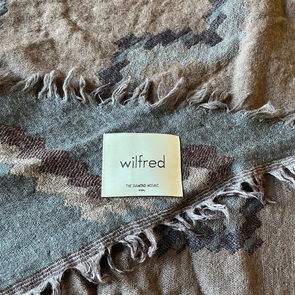 Aritzia Wilfred Patterned 100% Wool Triangle Scarf